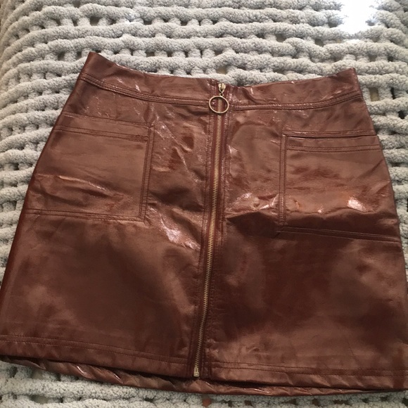Burgundy skirt w zipper - Picture 1 of 2